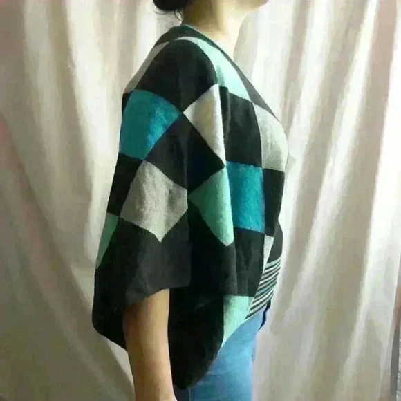 Benetton Kimono Cropped Wool  Top - Picture 7 of 8